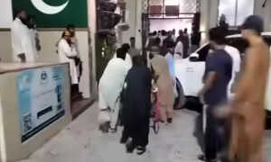 کوئٹہ دھماکے کا ایک اور زخمی دم توڑ گیا، اموات 15 ہوگئیں، بی این پی کا 3 روزہ سوگ