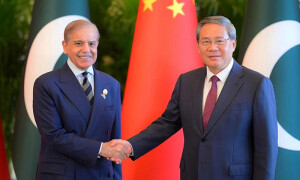 وزیراعظم کی چینی ہم منصب سے ملاقات، سی پیک فیز ٹو پر کام کا فیصلہ، 8.5 ارب ڈالر کے معاہدوں اور مفاہمتی یادداشتوں پر دستخط