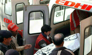 بدین: تیز رفتار پک اپ الٹنے سے 5 بچے جاں بحق، 10 افراد زخمی