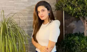 جوا ایپس کی تشہیر: ٹک ٹاکر اقرا کنول کو بھی نوٹس جاری