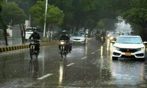 کراچی کے مختلف علاقوں میں ایک بار پھر بارش