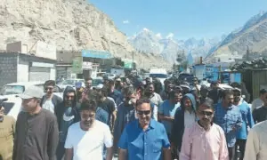 گلگت بلتستان: احتجاجی تاجروں نے سوست امیگریشن بند کرادیا، پاکستان اور چین کے مابین آمدورفت معطل