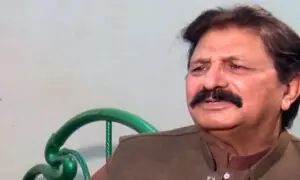 سینئر اداکار عشرت عباس انتقال کر گئے