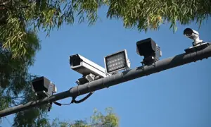 کراچی: سیف سٹی منصوبے کے تحت پہلے مرحلے میں 891 کیمروں کی تنصیب مکمل