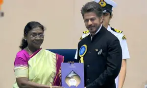 بھارتی حکومت نے 33 سال بعد شاہ رخ خان کو پہلا نیشنل ایوارڈ دے دیا