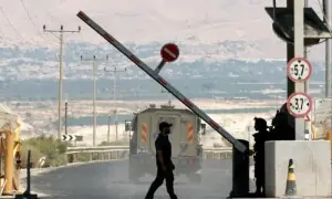 Israel closes only crossing between Jordan, West Bank
