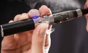 ای سگریٹ استعمال کرنے سے بھی ذیابیطس کا خطرہ بڑھنے کا انکشاف