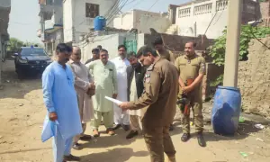 Lady health worker part of HPV vaccination team beaten up in Mandi Bahauddin: FIR