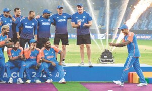 Pakistan, India trade barbs after Asia Cup trophy debacle