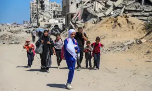 Israel blocks main road to Gaza City, gives residents last chance to leave