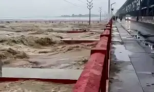 لینڈ سلائیڈنگ اور بارشوں کے باعث نیپال اور بھارت میں 63 افراد ہلاک