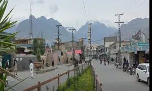 گلگت بلتستان: عالم دین پر حملے کےخلاف اہلسنت والجماعت کی ہڑتال، دفعہ 144 نافذ