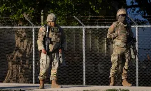 200 troops arrive in Illinois, angering Democrats