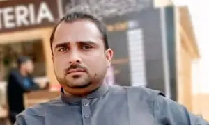 میرپور ماتھیلو: بچوں کو اسکول چھوڑنے کیلئے جانے والے صحافی طفیل رند قتل