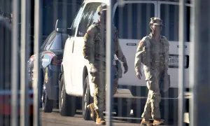 Soldiers begin patrol in Chicago; states oppose deployment