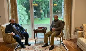 وزیراعظم اور نواز شریف کی ملاقات، پاک-افغان کشیدگی پر تبادلہ خیال