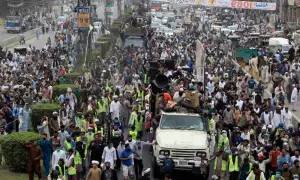 ٹی ایل پی کا مریدکے اور سادھوکے میں دھرنا، موٹر وے اور اسلام آباد کی سڑکیں کھول دی گئیں