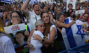 Israeli crowd cheers after reports hostages handed to Red Cross in Gaza