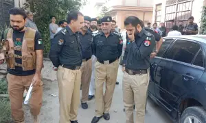 پشاور: شوہر نے بیوی اور 2 بیٹیوں کو قتل کرنے کے بعد خودکشی کرلی