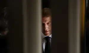 فرانس کے صدر ایمانوئل میکرون نے مستعفی ہونے کے مطالبات مسترد کر دیے