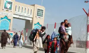 بلوچستان: چمن بارڈر کھول کر سیکڑوں افغان مہاجرین کو واپس بھیج دیا گیا، تجارتی آمد و رفت معطل