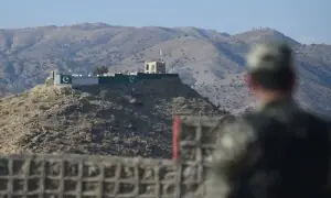 پاک-افغان کشیدگی: ’صرف فوجی کارروائیوں سے دہشتگردی کو شکست نہیں دی جاسکتی‘