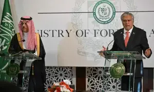 وزیرِ خارجہ اسحٰق ڈار اور سعودی ہم منصب کا رابطہ، غزہ کی صورتحال پر تبادلہ خیال