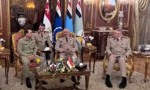 فیلڈ مارشل عاصم منیر کی دورہ مصر میں اپنے ہم منصب، مصری وزیر دفاع سے ملاقات