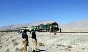 بلوچستان: نصیر آباد میں حملہ آوروں نے جعفر ایکسپریس پر راکٹ داغ دیے