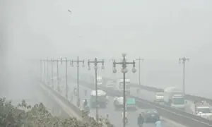 پنجاب حکومت کو ایئر کوالٹی ڈیٹا میں ’ہیرا پھیری‘ کے الزامات اور تنقید کا سامنا