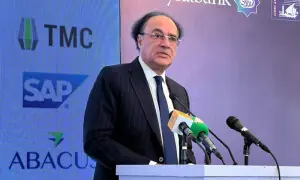 24 سرکاری ادارے بیچ دیں گے، پی آئی اے کی نجکاری رواں سال ہی ہوجائے گی، وزیر خزانہ