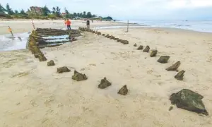 سمندری طوفان سے ویتنام کی بندرگاہ کے قریب صدیوں پرانے جہاز کا ملبہ ظاہر ہوگیا