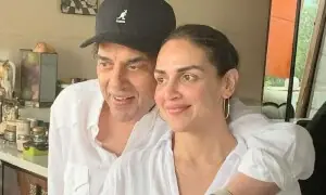 بھارتی اداکار دھرمیندر کے انتقال کی افواہیں، بیٹی ایشا دیول کا ردعمل آگیا