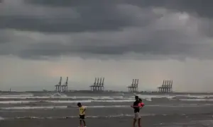 کراچی: ڈاؤ میڈیکل یونیورسٹی کے 3 طلبہ سمندر میں ڈوب کر جاں بحق