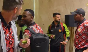 زمبابوے کی کرکٹ ٹیم سہ فریقی سیریز کیلئے اسلام آباد پہنچ گئی