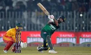 Fakhar Zaman, Usman Khan steer Pakistan to five-wicket win over Zimbabwe in T20 tri-series opener