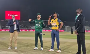 Pakistan asked to bowl after Sri Lanka win toss in tri-series clash