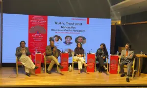 At Karachi&rsquo;s Adab Festival, journalists lament censorship, new media challenges