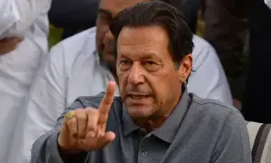 پی ٹی آئی نے عمران سے متعلق ’تشویشناک‘ افواہوں پر حکومت سے وضاحت مانگ لی