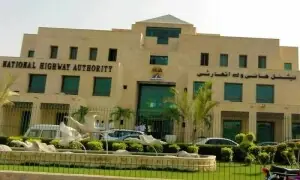 سینیٹر سیف اللہ ابڑو نے این ایچ اے افسران کو کرپشن الزامات پر ڈی چوک میں لٹکانے کا مطالبہ کردیا