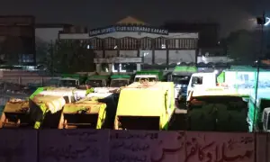 Glory inside, garbage outside: Public health crisis brews ahead of National Games