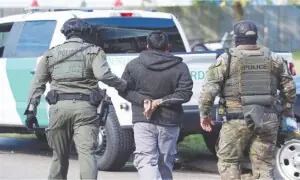 امریکا میں فوائد منجمد کیے جانے کے بعد تمام ممالک کے شہریوں کے پناہ کے کیسز مؤخر