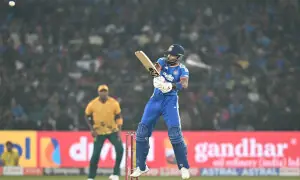 Pandya blitz helps India thrash South Africa in T20 opener