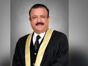 ڈگری کیس: جسٹس طارق جہانگیری نے کیس قابل سماعت ہونے کا فیصلہ وفاقی آئینی میں چیلنج کردیا