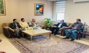 Chaman traders urge govt to reopen Afghan border crossings