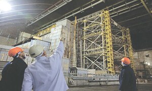 Scramble to repair Chernobyl radiation shield