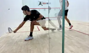 Noor advances to squash quarterfinal after Egyptian opponent gets aggressive with referee, abandons match