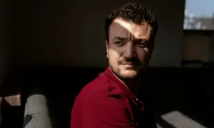 US court overturns order to release Mahmoud Khalil