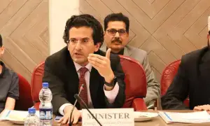 Petro&shy;le&shy;&shy;um minister invites global stakeholders to participate in the Pakistan Minerals Investment Forum in April