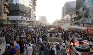 In pictures: Shops reduced to rubble, families concerned as rescuers fight Karachi&rsquo;s Gul Plaza blaze